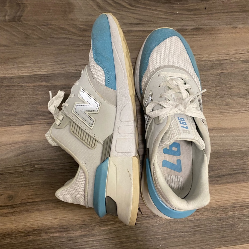 New balance sneakers like new